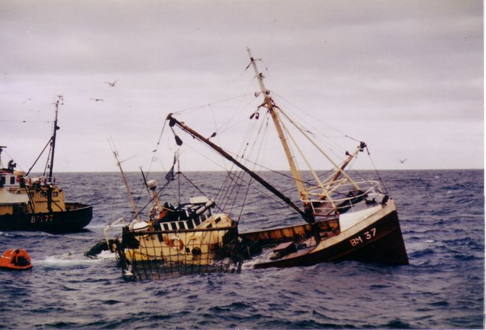 Zinkende visserboot