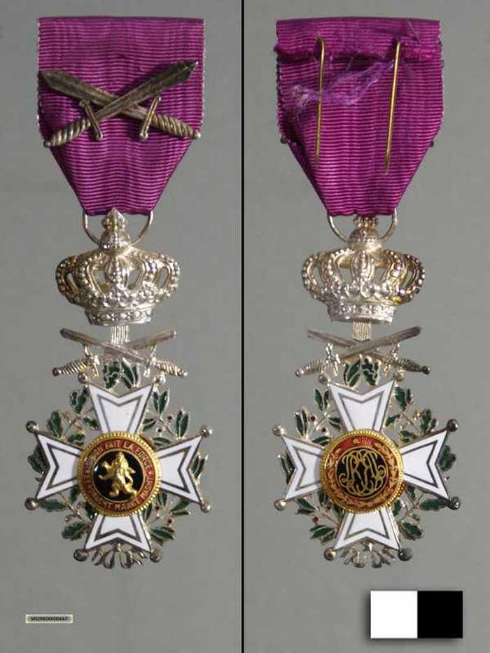 Eremedaille - Ridder Leopoldsorde - Militaire divisie met zwaarden