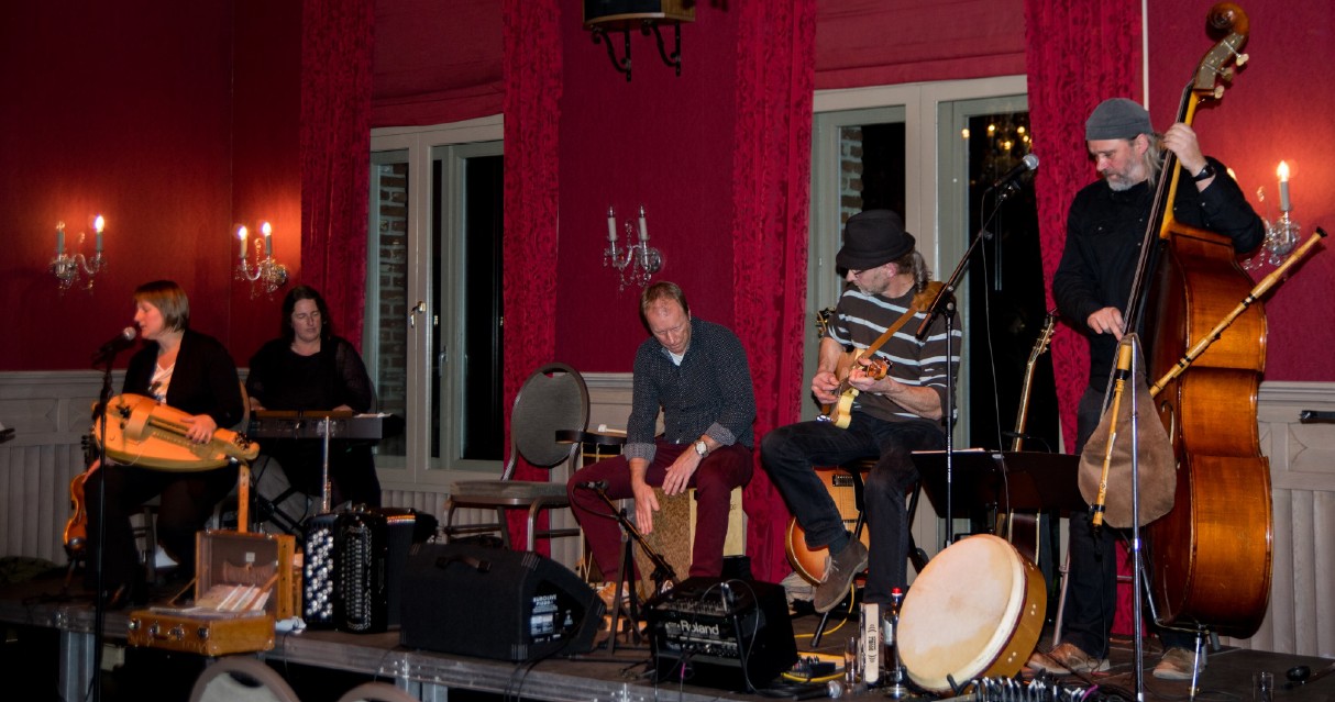 Hilde De Ketelaere, Mieke Van Loo uit Moerkerke, Jan Morre, John Dierickx en Johan De Waele.